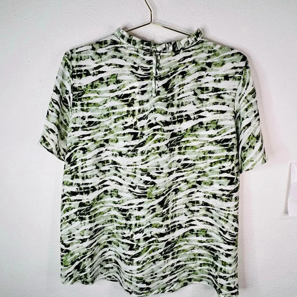 Cooper & Ella Zebra Sage Short Sleeve Blouse Plus Size 1X Ruffle Neckline - Picture 5 of 6